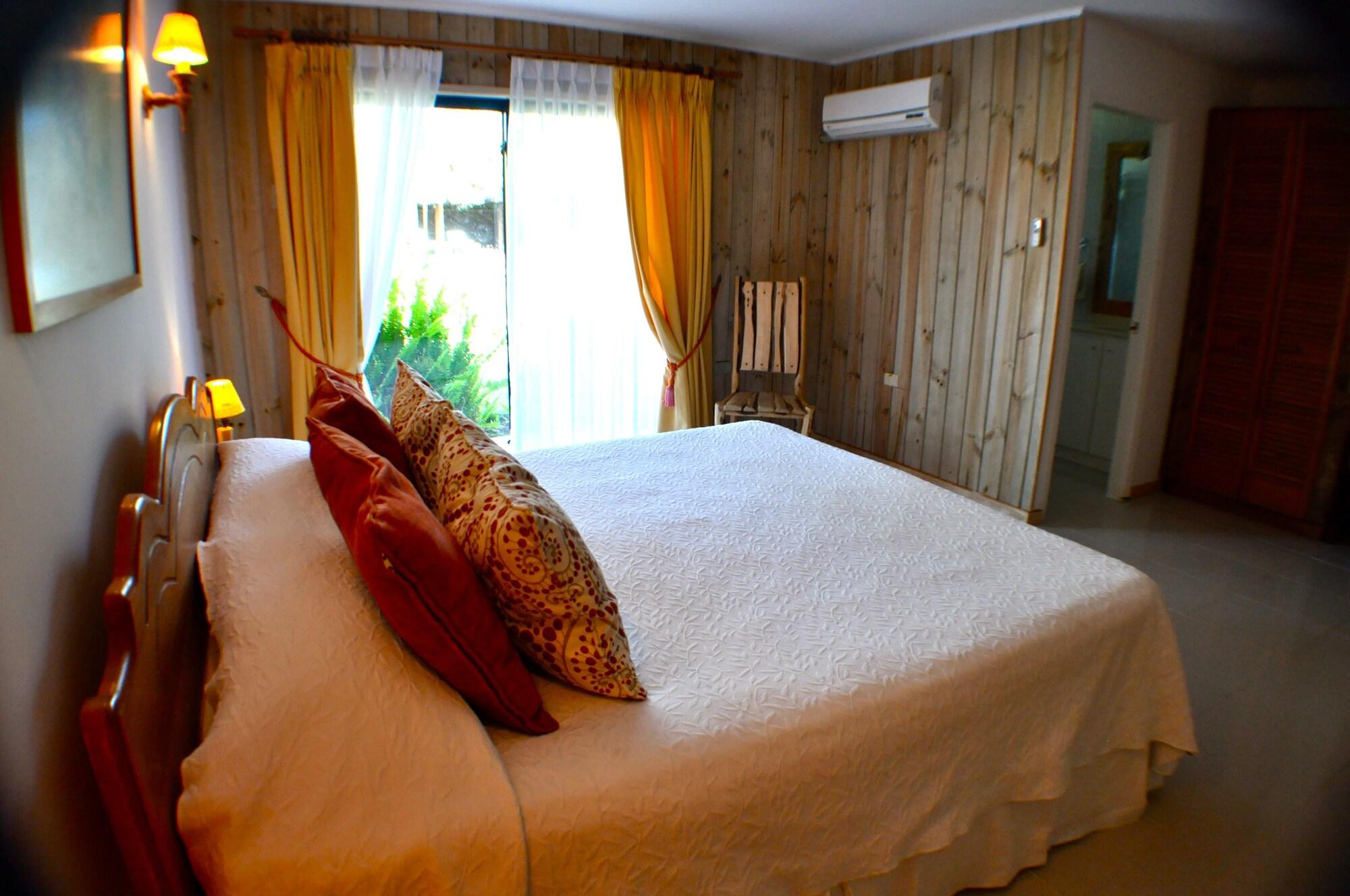 Hotel Taha Tai Hanga Roa Esterno foto