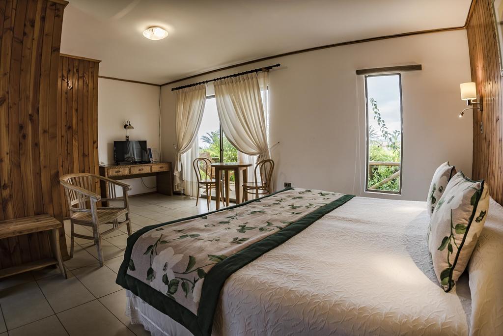 Hotel Taha Tai Hanga Roa Esterno foto